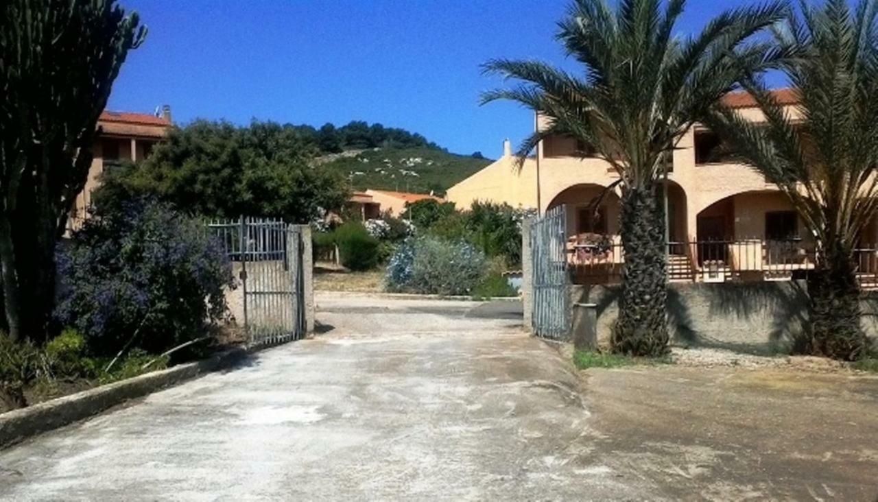 ポルト・コンテ Privacy & Relax In Sardegna Bed & Breakfast エクステリア 写真